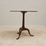 3017 Pedestal table